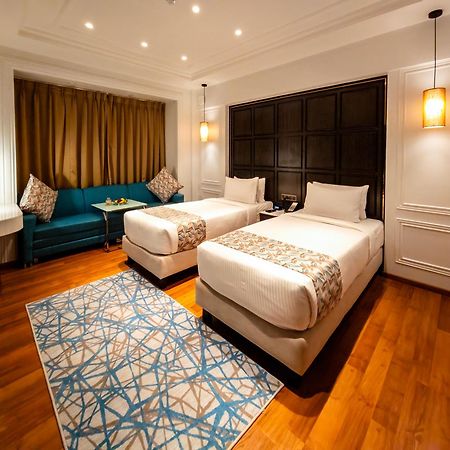 Hotel Soot Колката Екстериор снимка