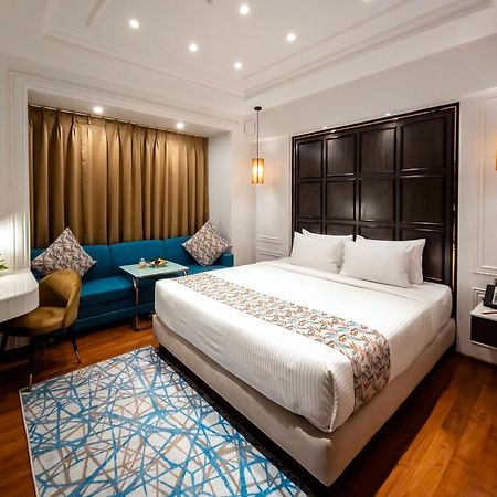Hotel Soot Колката Екстериор снимка