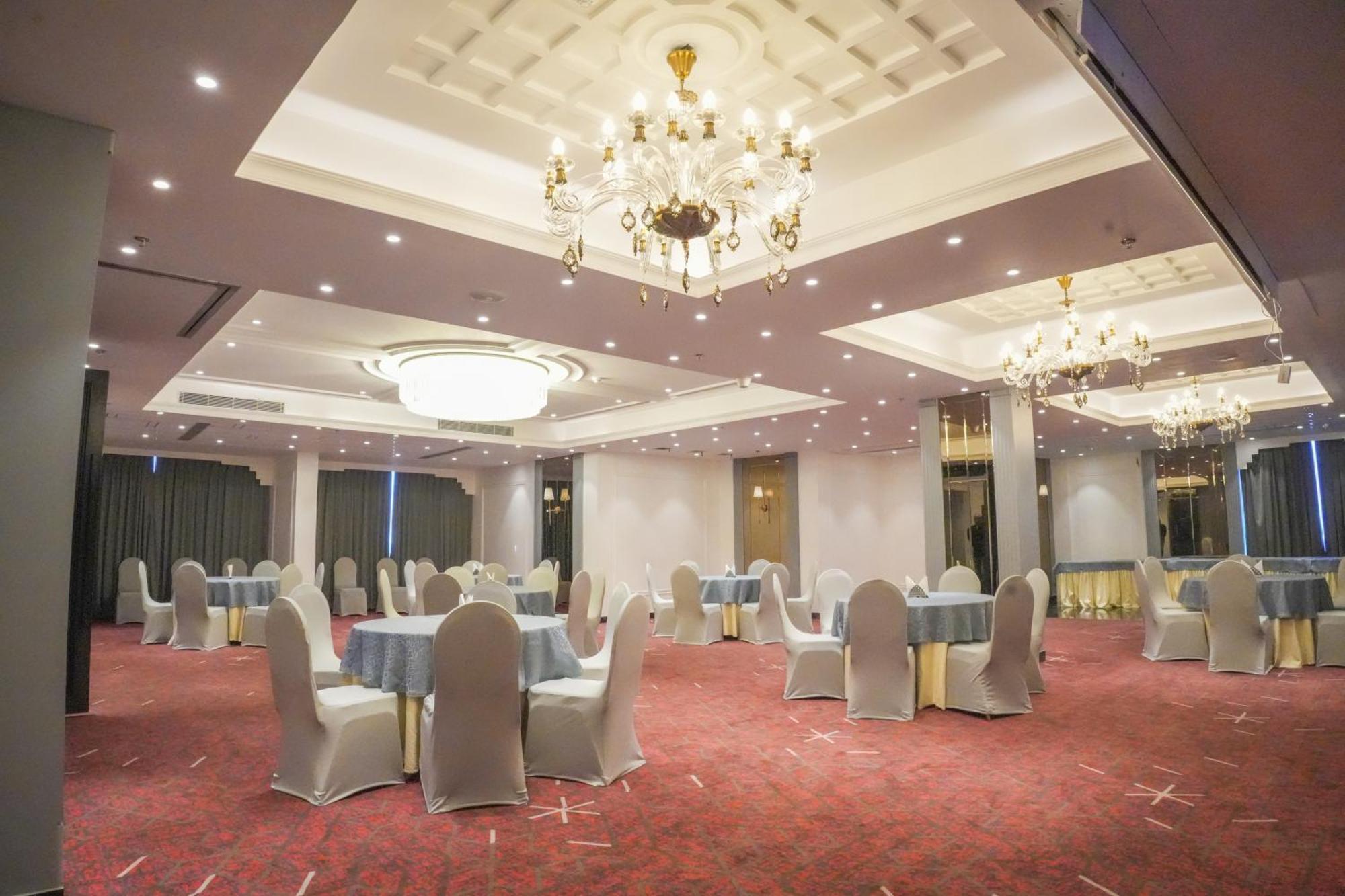 Hotel Soot Колката Екстериор снимка