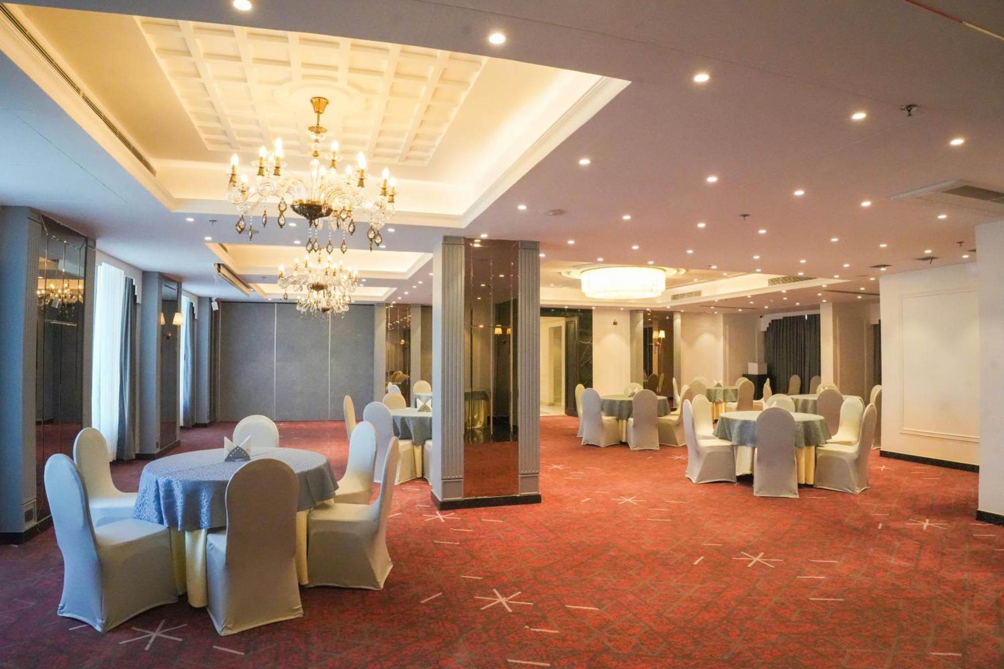 Hotel Soot Колката Екстериор снимка