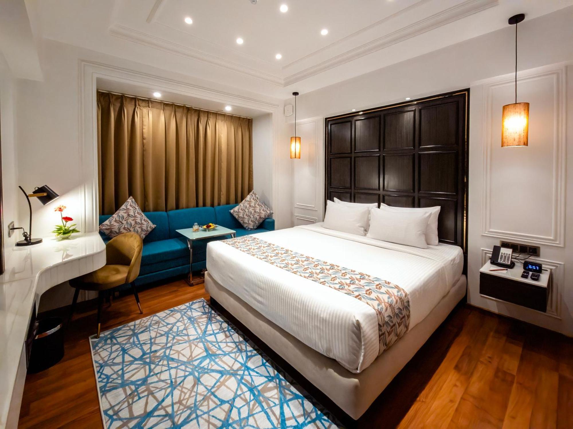 Hotel Soot Колката Екстериор снимка